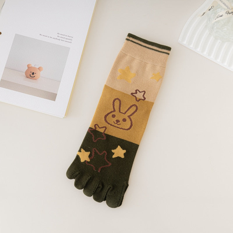 New five-finger ladies breathable sweat-absorbing mid-tube split-toed socks cute cartoon student girl socks